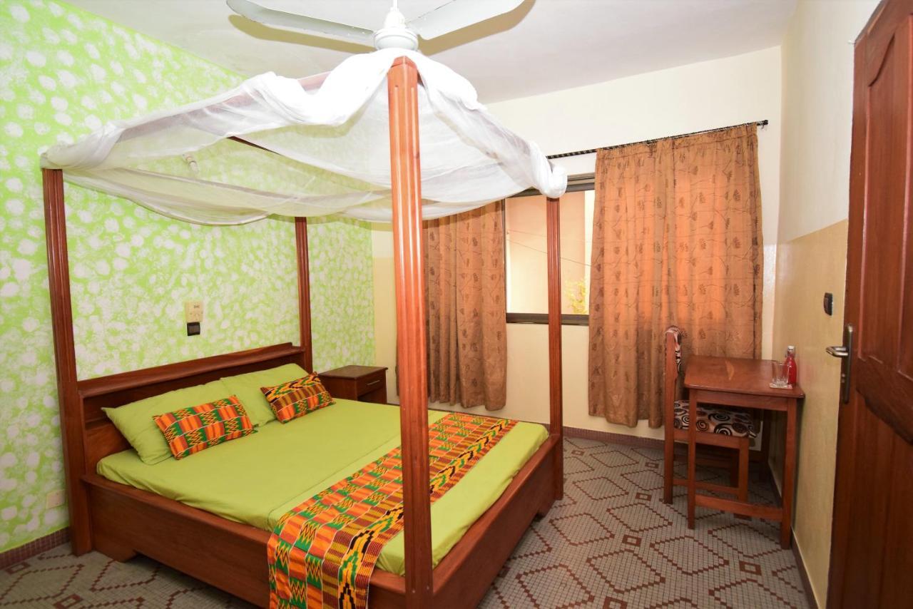 B&B Chez Rita Cotonou Esterno foto